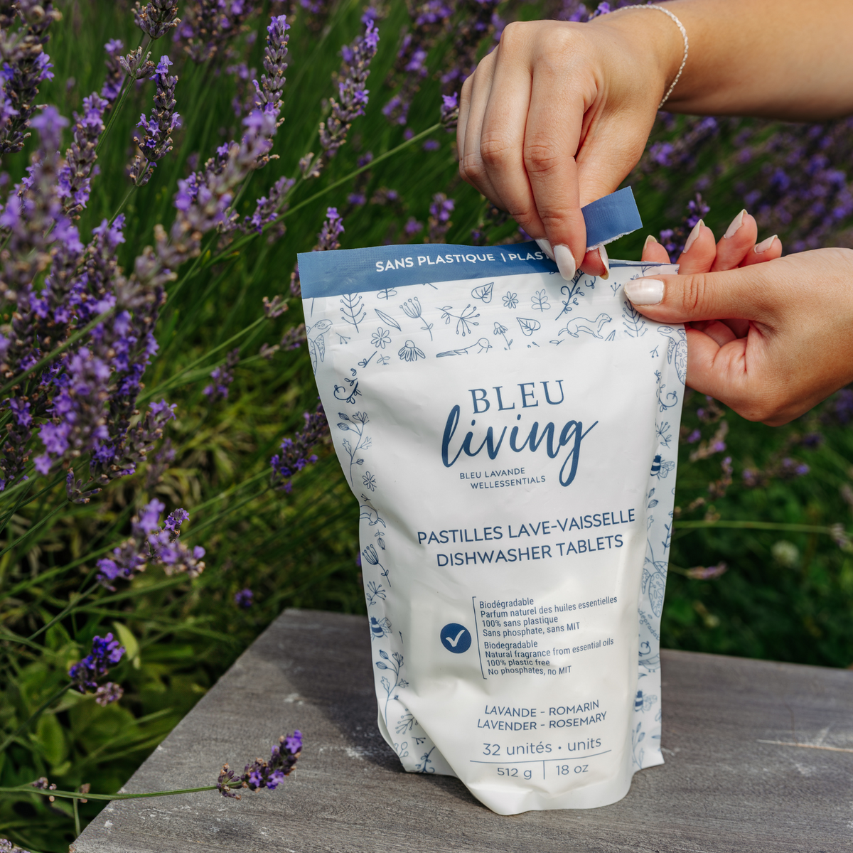 Pastilles lave-vaisselle de Bleu Lavande dans les champs