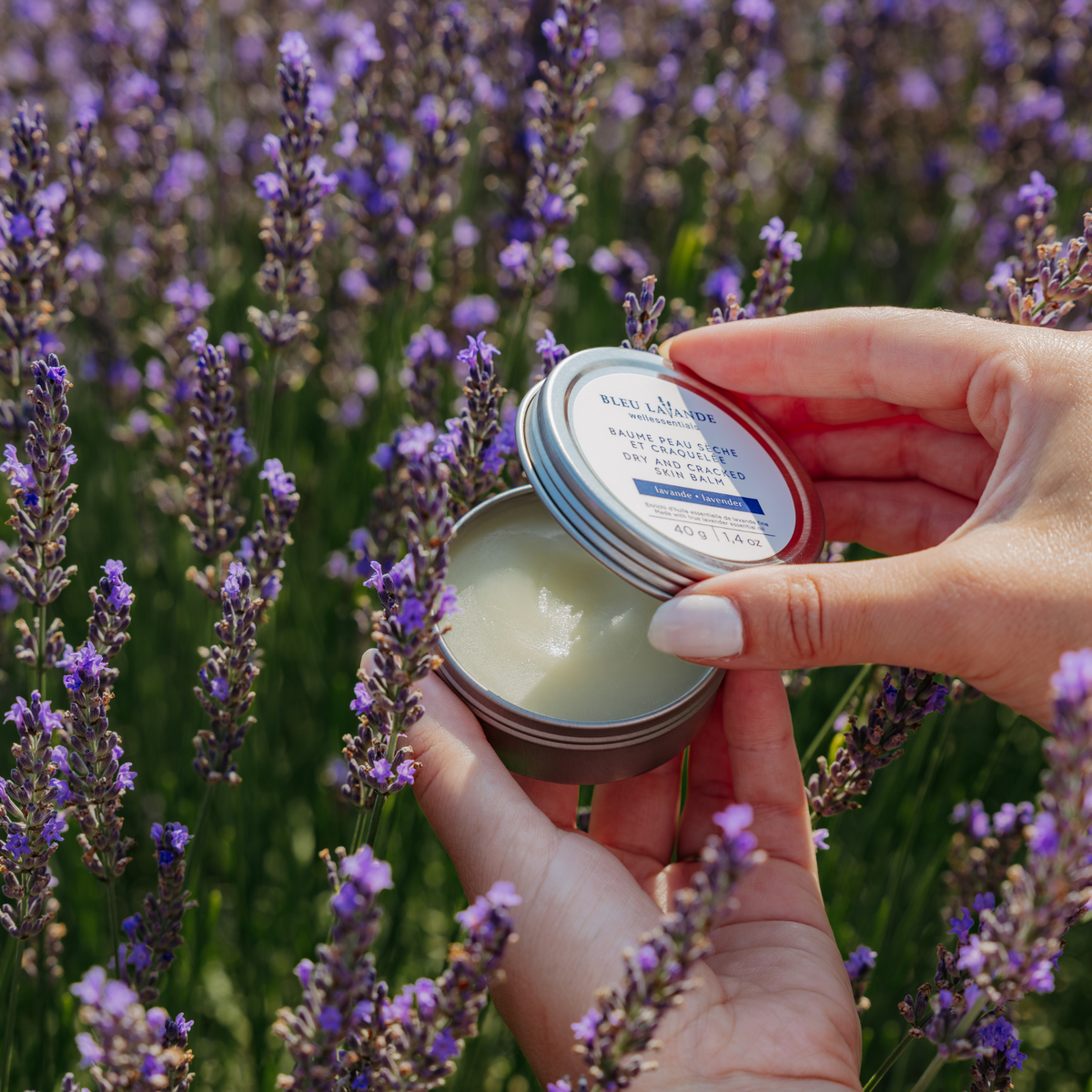 Baume pour la peau sèche et craquelée enrichi d'huiles essentielles